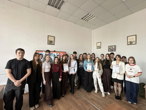 Наставничество в действии: студенты КГУ помогают первокурсникам и школьникам