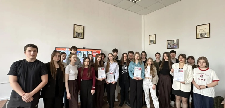 Наставничество в действии: студенты КГУ помогают первокурсникам и школьникам